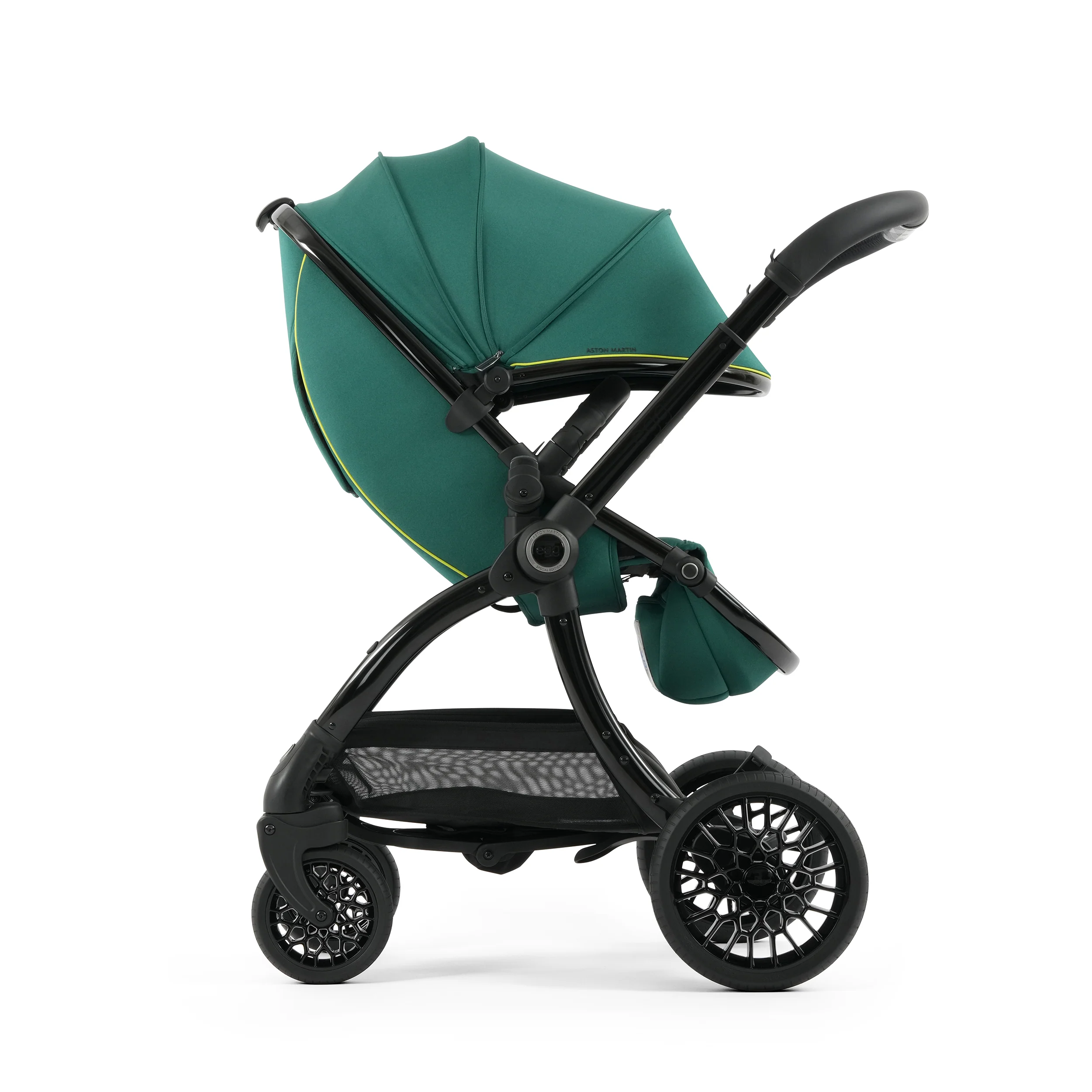 Aston Martin egg3® Package Performance Green - Non UK - Image 11