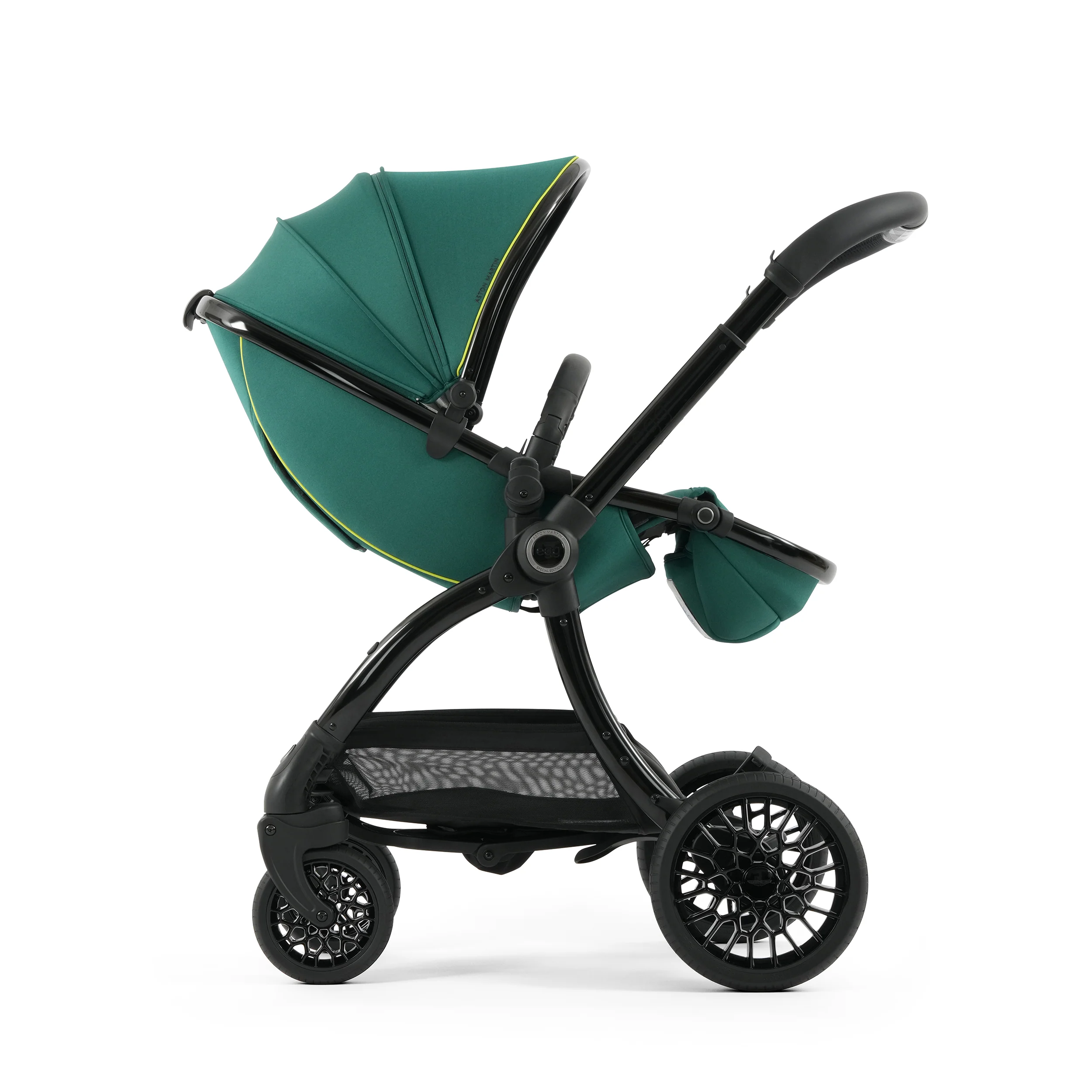 Aston Martin egg3® Package Performance Green - Non UK - Image 10