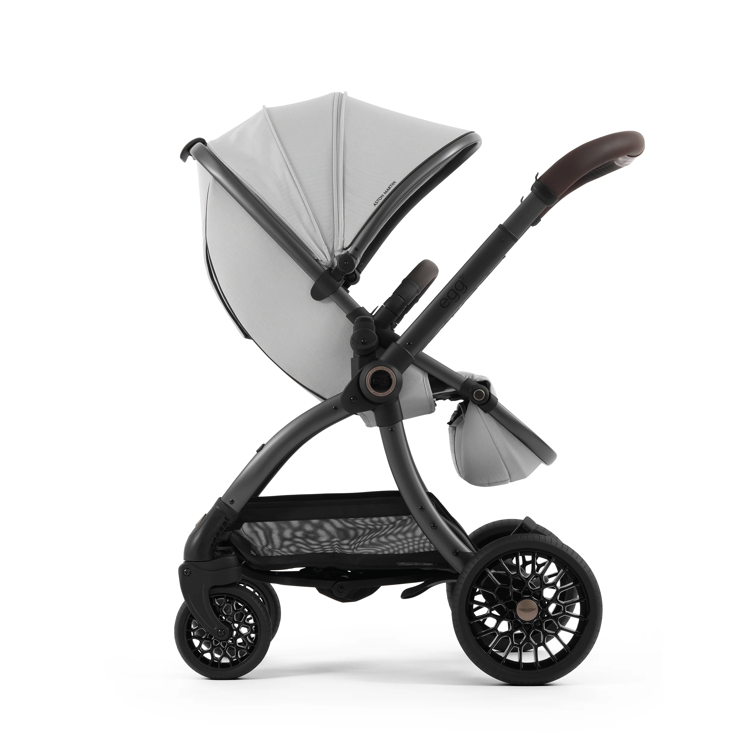 Aston Martin egg3® Package Soft Grey - Non UK - Image 15