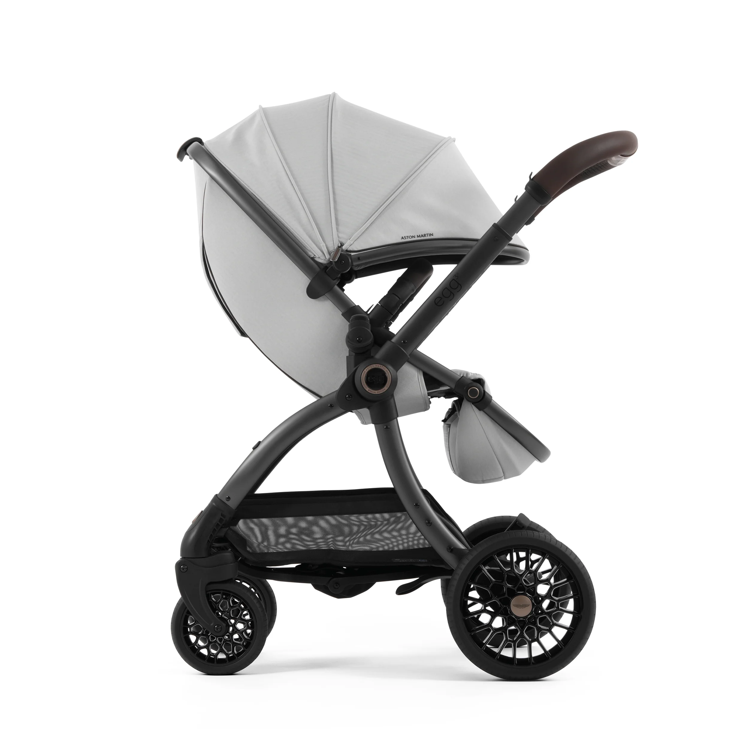 Aston Martin egg3® Package Soft Grey - Non UK - Image 16