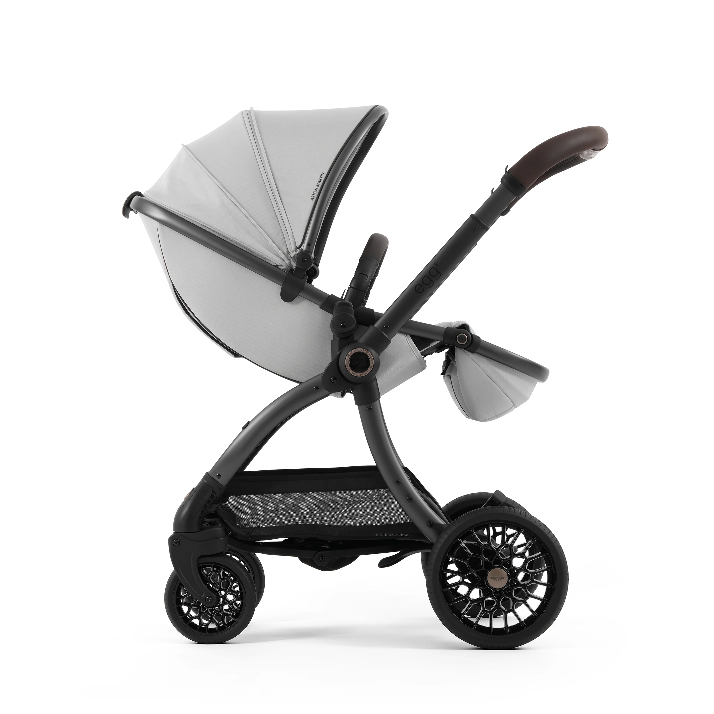 Aston Martin egg3® Package Soft Grey - Non UK - Image 17