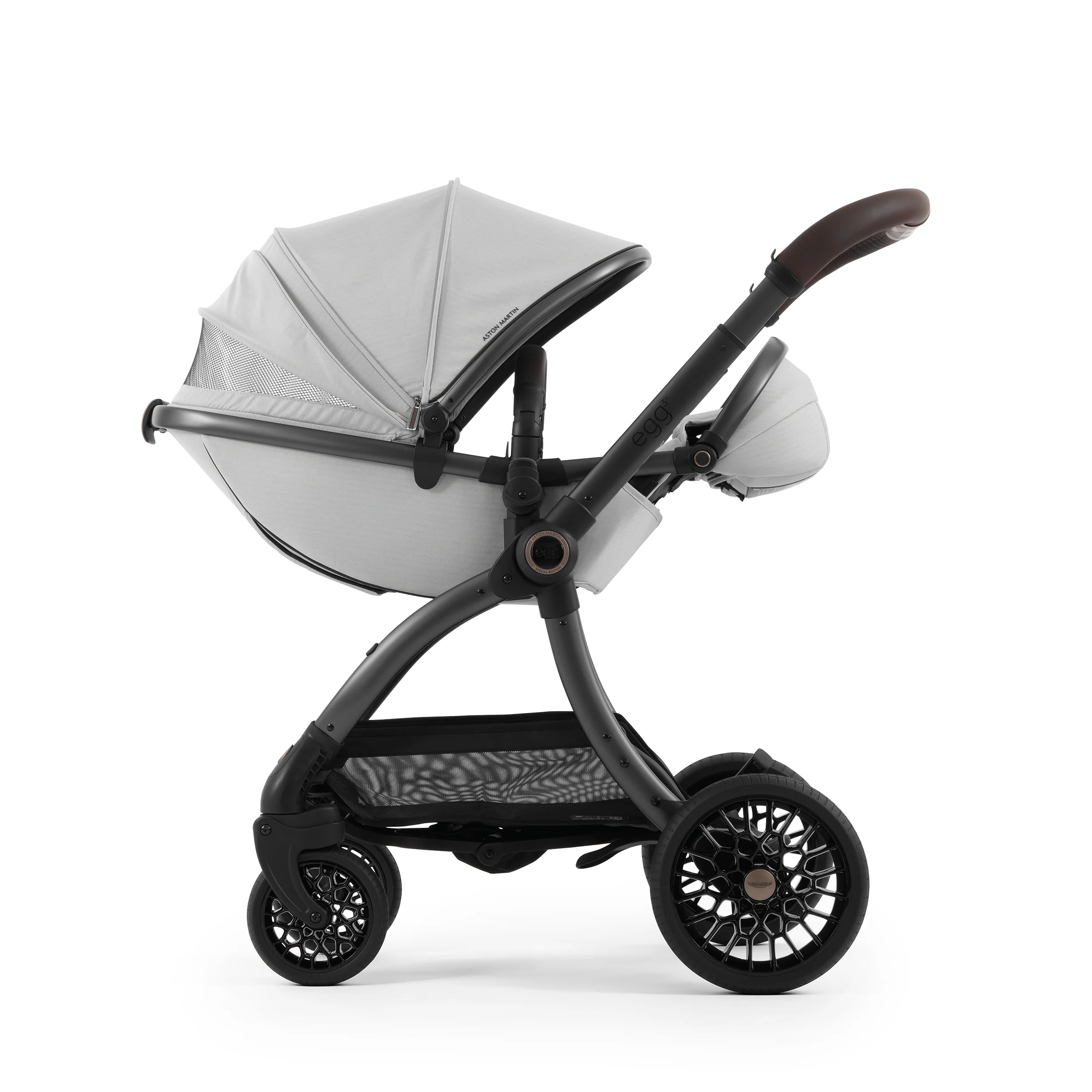 Aston Martin egg3® Package Soft Grey - Non UK - Image 18